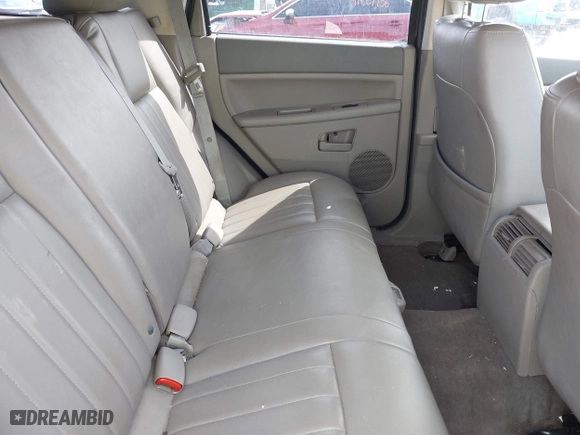 2005 Jeep Grand Cherokee Laredo with VIN 1J8HR48N55C556383, listed as a IAAI auction lot 41814624 with 189,102 mi miles. Bid and sale history available at carsss.com. Image 8.