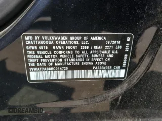 2017 Volkswagen Passat S z VIN 1VWAT7A38HC014720, wystawiony jako Copart lot #58744235 z przebiegiem 273 593 mil mil oraz Czysty tytuł • Clean title. Historia ofert i sprzedaży dostępna na DreamBid. Obrazek 12.