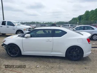 2011 Scion tC z VIN JTKJF5C75B3010638, wystawiony jako IAAI lot #42127293 z przebiegiem 149 320 mil mil oraz . Historia ofert i sprzedaży dostępna na DreamBid. Obrazek 15.