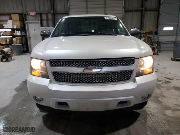2009 Chevrolet Suburban LTZ with VIN 1GNFK36399R220356, listed as a Copart auction lot 87586235 with 255,744 mi miles and Salvage Title. Bid and sale history available at carsss.com. Image 5.