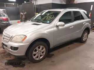 2006 Mercedes-Benz M 350 with VIN 4JGBB86E56A083539, listed as a IAAI auction lot 42172585 with 130,514 mi miles and . Bid and sale history available at DreamBid. Image 2.