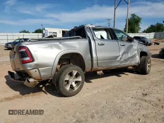 2019 Ram 1500 Laramie z VIN 1C6SRFJT1KN686363, wystawiony jako Copart lot #54934355 z przebiegiem Nie podano mil oraz Szkoda całkowita • Salvage title. Historia ofert i sprzedaży dostępna na DreamBid. Obrazek 3.