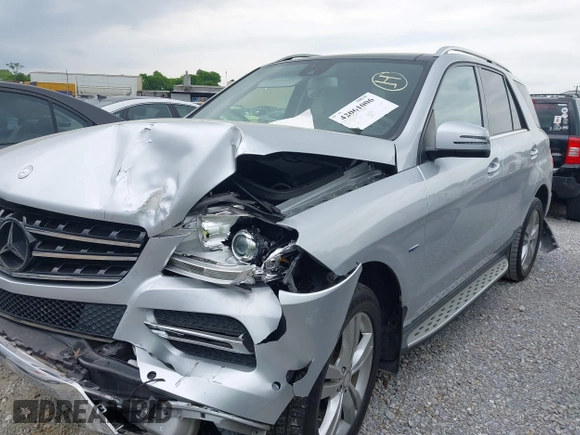 2012 Mercedes-Benz M with VIN 4JGDA5HB3CA018357, listed as a IAAI auction lot 42061006 with 130,116 mi miles. Bid and sale history available at carsss.com. Image 17.