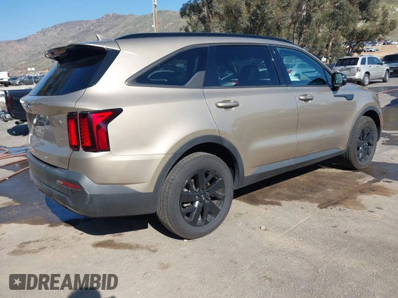 2021 Kia Sorento S with VIN 5XYRLDLC6MG008163, listed as a IAAI auction lot 41647141 with 59,669 mi miles and . Bid and sale history available at DreamBid. Image 4.