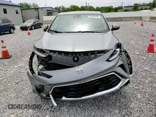 2024 Buick Encore GX Preferred z VIN KL4AMCSL5RB005790, wystawiony jako Copart lot #57697295 z przebiegiem 16 312 mil mil oraz Szkoda całkowita • Salvage title. Historia ofert i sprzedaży dostępna na DreamBid. Obrazek 14.
