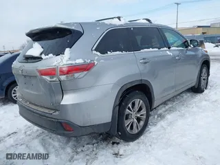 2015 Toyota Highlander LE with VIN 5TDBKRFH7FS153176, listed as a IAAI auction lot 41356261 with 119,502 mi miles. Bid and sale history available at carsss.com. Image 4.