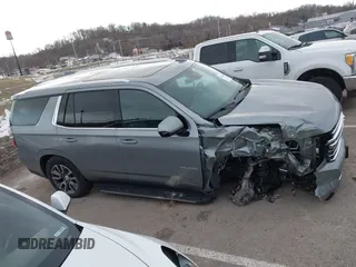 2023 Chevrolet Tahoe LT z VIN 1GNSKNKD5PR186843, wystawiony jako IAAI lot #41288404 z przebiegiem 38 690 mil mil oraz . Historia ofert i sprzedaży dostępna na DreamBid. Obrazek 13.