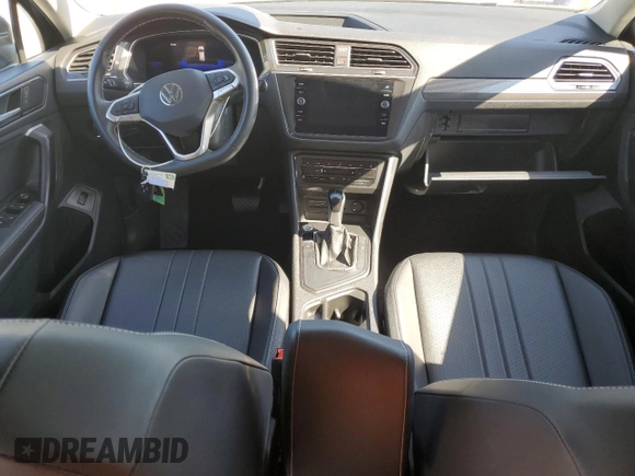 2024 Volkswagen Tiguan SE with VIN 3VV3B7AX2RM043794, listed as a Copart auction lot 65061275 with 40,033 mi miles and Clean title. Bid and sale history available at DreamBid. Image 8.
