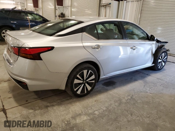 2022 Nissan Altima SV with VIN 1N4BL4DWXNN374881, listed as a Copart auction lot 52409335 with 28,189 mi miles and Salvage Title. Bid and sale history available at DreamBid. Image 3.