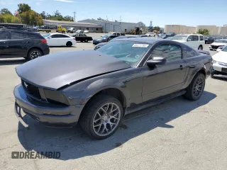 2008 Ford Mustang Deluxe with VIN 1ZVHT80N985138684, listed as a Copart auction lot 66026785 with 174,261 mi miles and Salvage title. Bid and sale history available at DreamBid. Image 1.