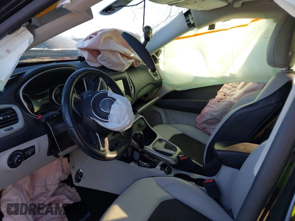 2019 Jeep Compass Latitude with VIN 3C4NJCBB1KT851846, listed as a IAAI auction lot 41219621 with 56,626 mi miles and . Bid and sale history available at DreamBid. Image 5.
