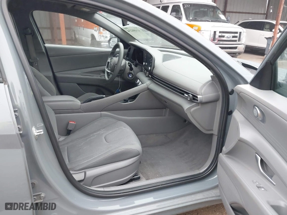 2022 Hyundai Elantra SE with VIN KMHLL4AG3NU351004, listed as a IAAI auction lot 41480234 with 48,485 mi miles. Bid and sale history available at carsss.com. Image 5.