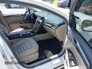 2020 Ford Fusion SEL with VIN 3FA6P0CD3LR152711, listed as a IAAI auction lot 42516763 with 97,073 mi miles and . Bid and sale history available at DreamBid. Image 5.