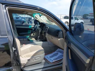 2007 Toyota 4Runner SR5 with VIN JTEZU14R978069108, listed as a IAAI auction lot 42080550 with 188,589 mi miles. Bid and sale history available at carsss.com. Image 5.