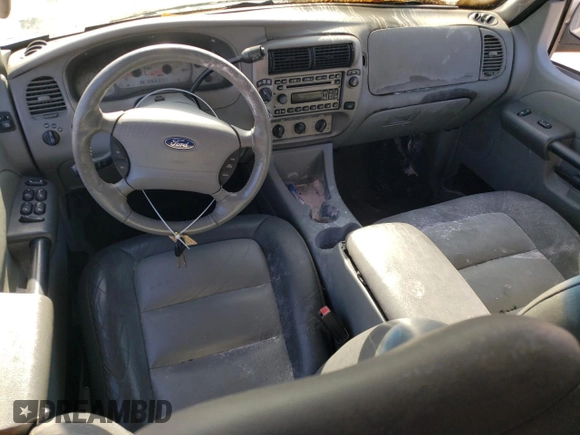 2003 Ford Explorer Sport Trac XLS z VIN 1FMZU77E53UB07964, wystawiony jako Copart lot #47987855 z przebiegiem 151 626 mil mil oraz Szkoda całkowita • Salvage title. Historia ofert i sprzedaży dostępna na DreamBid. Obrazek 8.