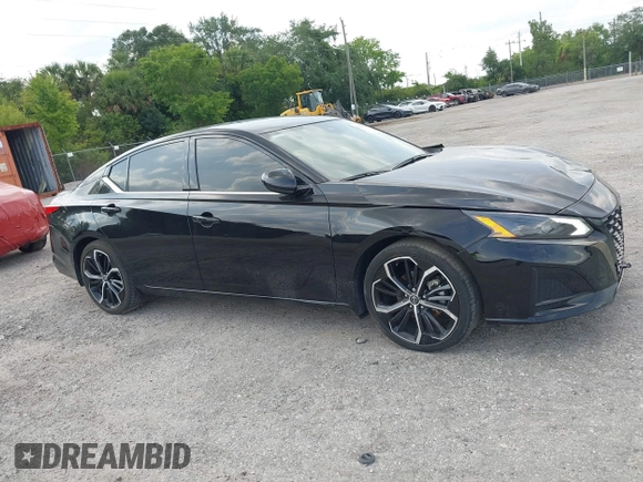 2024 Nissan Altima SR z VIN 1N4BL4CV3RN311894, wystawiony jako IAAI lot #42127560 z przebiegiem 32 703 mil mil oraz . Historia ofert i sprzedaży dostępna na DreamBid. Obrazek 13.