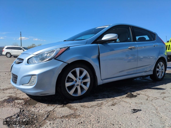 2013 Hyundai Accent SE with VIN KMHCU5AE7DU131347, listed as a Copart auction lot 50412695 with 71,578 mi miles and Salvage Title. Bid and sale history available at carsss.com. Image 1.