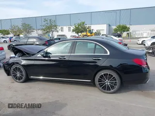 2020 Mercedes-Benz C 300 с VIN WDDWF8DB5LR539187, выставлен на аукционе IAAI как лот 42290441 с пробегом 19 669 миль миль и . История ставок и продаж доступна на DreamBid. Изображение 14.