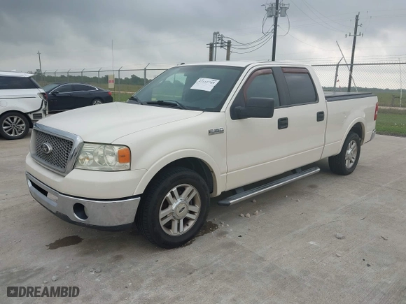 2007 Ford F-150 XLT with VIN 1FTPW12V67FA49903, listed as a IAAI auction lot 42112749 with 200,662 mi miles. Bid and sale history available at carsss.com. Image 2.