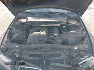 2013 BMW 3 Series 328i xDrive with VIN WBAKF3C56DJ385545, listed as a IAAI auction lot 40735031 with 156,826 mi miles. Bid and sale history available at carsss.com. Image 10.