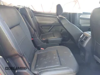 2023 Volkswagen Atlas SE z VIN 1V2JR2CA0PC538697, wystawiony jako IAAI lot #41347126 z przebiegiem 28 310 mil mil oraz . Historia ofert i sprzedaży dostępna na DreamBid. Obrazek 8.