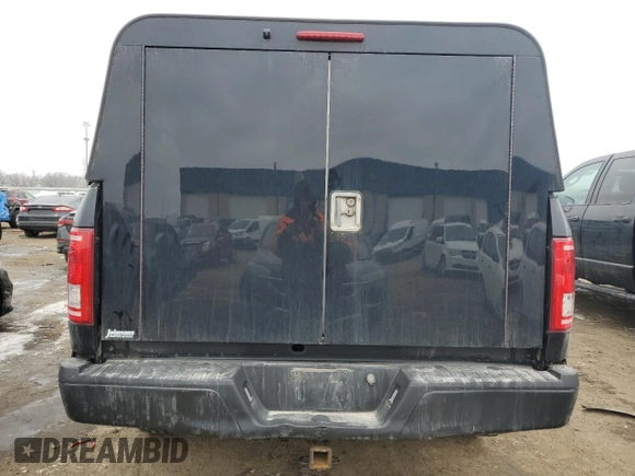 2016 Ford F-150 XL z VIN 1FTMF1E88GKD34831, wystawiony jako Copart lot #45232115 z przebiegiem 192 702 mil mil oraz Czysty tytuł • Clean title. Historia ofert i sprzedaży dostępna na DreamBid. Obrazek 6.