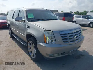 2007 Cadillac Escalade ESV z VIN 1GYFK66817R235785, wystawiony jako IAAI lot #42283204 z przebiegiem 147 707 mil mil oraz . Historia ofert i sprzedaży dostępna na DreamBid. Obrazek 1.