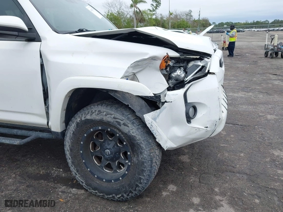 2017 Toyota 4Runner SR5 with VIN JTEBU5JR2H5409960, listed as a IAAI auction lot 41406747 with 100,750 mi miles. Bid and sale history available at carsss.com. Image 6.