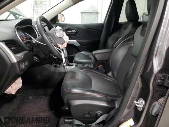2018 Jeep Cherokee Trailhawk with VIN 1C4PJMBB8JD599791, listed as a Copart auction lot 86650054 with 66,360 mi miles and Non Repairable. Bid and sale history available at DreamBid. Image 7.