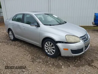 2008 Volkswagen Jetta SE with VIN 3VWRM71K38M043595, listed as a IAAI auction lot 42169173 with 383,659 mi miles and . Bid and sale history available at DreamBid. Image 1.