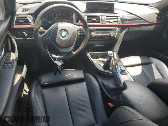 2013 BMW 3 Series 335i xDrive z VIN WBA3B9C51DF140819, wystawiony jako Copart lot #54215495 z przebiegiem 138 694 mil mil oraz Szkoda całkowita • Salvage title. Historia ofert i sprzedaży dostępna na DreamBid. Obrazek 8.