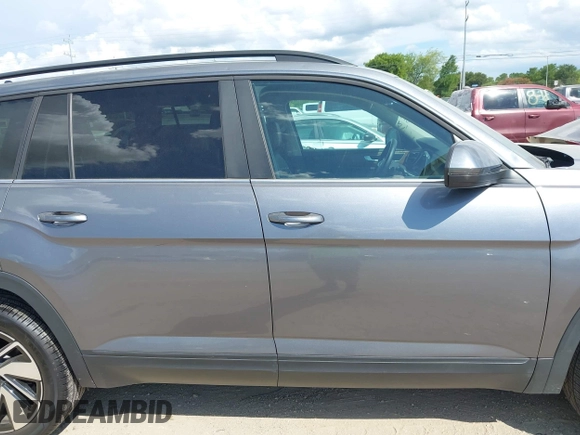 2024 Volkswagen Atlas SE z VIN 1V2HR2CA8RC563655, wystawiony jako IAAI lot #42586812 z przebiegiem 36 426 mil mil oraz . Historia ofert i sprzedaży dostępna na DreamBid. Obrazek 13.