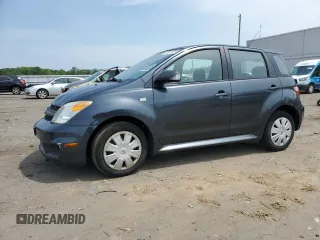 2006 Scion xA z VIN JTKKT624260136599, wystawiony jako Copart lot #57427745 z przebiegiem 193 369 mil mil oraz Czysty tytuł • Clean title. Historia ofert i sprzedaży dostępna na DreamBid. Obrazek 1.