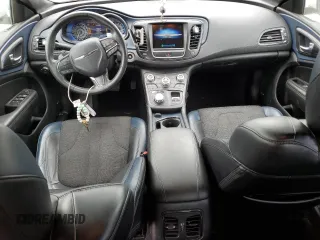 2016 Chrysler 200 S z VIN 1C3CCCBG4GN111295, wystawiony jako Copart lot #53568965 z przebiegiem 81 101 mil mil oraz Szkoda całkowita • Salvage title. Historia ofert i sprzedaży dostępna na DreamBid. Obrazek 8.