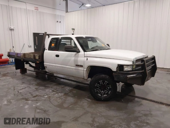 2001 Dodge 2500 z VIN 3B7KF23601G748635, wystawiony jako IAAI lot #41487609 z przebiegiem 310 160 mil mil oraz . Historia ofert i sprzedaży dostępna na DreamBid. Obrazek 1.