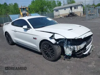 2021 Ford Mustang GT z VIN 1FA6P8CF6M5137253, wystawiony jako IAAI lot #42224111 z przebiegiem 51 168 mil mil oraz . Historia ofert i sprzedaży dostępna na DreamBid. Obrazek 1.