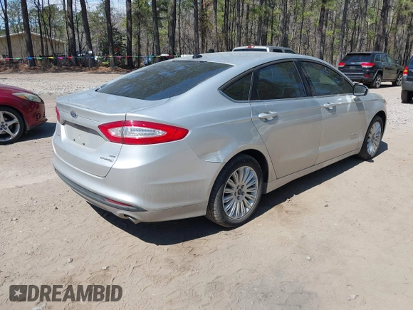 2014 Ford Fusion SE Hybrid with VIN 3FA6P0LU3ER251631, listed as a IAAI auction lot 41917855 with 88,076 mi miles. Bid and sale history available at carsss.com. Image 4.