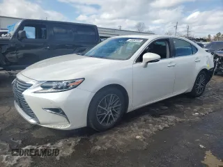 2016 Lexus ES 330 z VIN 58ABK1GG2GU034136, wystawiony jako Copart lot #45092595 z przebiegiem 58 783 mil mil oraz Szkoda całkowita • Salvage title. Historia ofert i sprzedaży dostępna na DreamBid. Obrazek 1.
