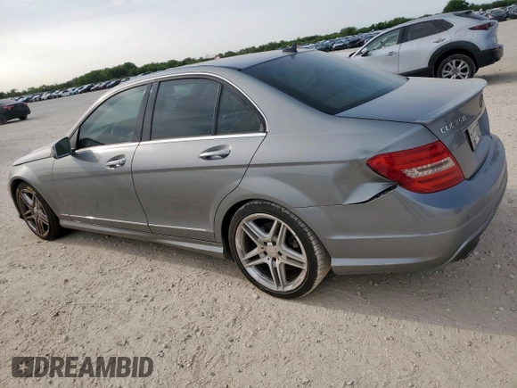 2013 Mercedes-Benz C 350 Sport с VIN WDDGF5HB1DA818794, выставлен на аукционе Copart как лот 57690935 с пробегом 166 511 миль миль и Списание • Salvage title. История ставок и продаж доступна на DreamBid. Изображение 2.