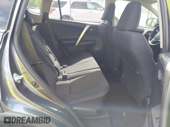 2018 Toyota RAV4 XLE z VIN JTMWFREV9JD132847, wystawiony jako IAAI lot #42108442 z przebiegiem 59 763 mil mil oraz . Historia ofert i sprzedaży dostępna na DreamBid. Obrazek 8.