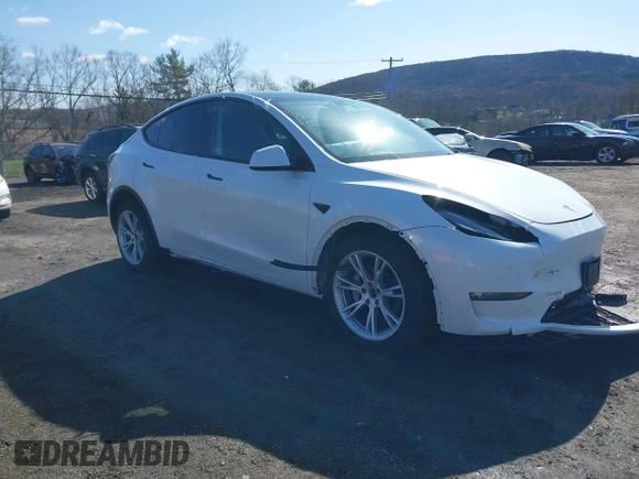 2021 Tesla Model Y Long Range with VIN 5YJYGDEE9MF239726, listed as a IAAI auction lot 41952158 with 37,088 mi miles and . Bid and sale history available at DreamBid. Image 1.