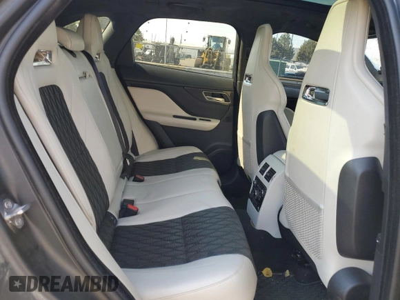 2019 Jaguar F-Pace SVR z VIN SADCZ2EE0KA607746, wystawiony jako Copart lot #74861764 z przebiegiem 40 900 mil mil oraz Szkoda całkowita • Salvage title. Historia ofert i sprzedaży dostępna na DreamBid. Obrazek 10.