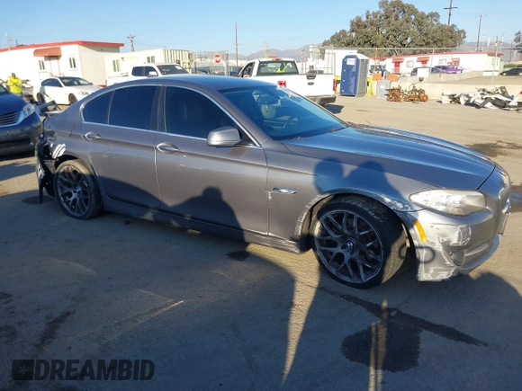 2013 BMW 5 Series 528i with VIN WBAXG5C57DDY35944, listed as a IAAI auction lot 41666595 with 157,683 mi miles and . Bid and sale history available at carsss.com. Image 1.