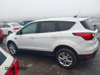 2019 Ford Escape SE with VIN 1FMCU0GD2KUC21987, listed as a IAAI auction lot 41463458 with 98,983 mi miles. Bid and sale history available at carsss.com. Image 14.