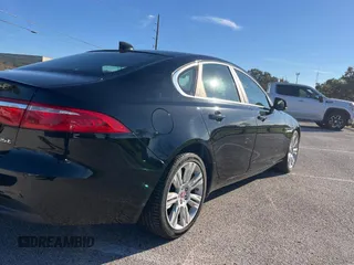 2016 Jaguar XF 35t Premium z VIN SAJBD4BV9GCY06832, wystawiony jako Copart lot #43858405 z przebiegiem 59 691 mil mil oraz Czysty tytuł • Clean title. Historia ofert i sprzedaży dostępna na DreamBid. Obrazek 4.