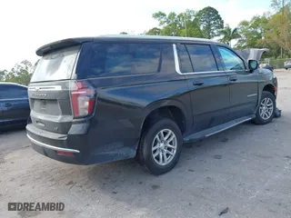 2021 Chevrolet Suburban LT with VIN 1GNSCCKD8MR269020, listed as a IAAI auction lot 41606337 with 108,305 mi miles. Bid and sale history available at carsss.com. Image 4.