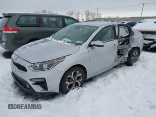 2021 Kia Forte LXS with VIN 3KPF24ADXME405132, listed as a IAAI auction lot 41532767 with 31,793 mi miles. Bid and sale history available at carsss.com. Image 2.