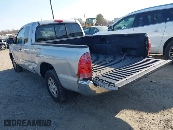 2006 Toyota Tacoma z VIN 5TETX22N26Z178272, wystawiony jako IAAI lot #41785344 z przebiegiem 414 561 mil mil oraz . Historia ofert i sprzedaży dostępna na DreamBid. Obrazek 3.