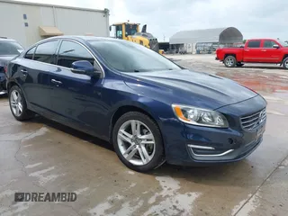 2014 Volvo S60 T5 с VIN YV1612FS4E2277347, выставлен на аукционе IAAI как лот 42700596 с пробегом 96 859 миль миль и . История ставок и продаж доступна на DreamBid. Изображение 1.