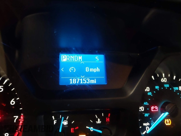 2019 Ford Transit z VIN 1FTYE1ZM4KKB38454, wystawiony jako IAAI lot #41599919 z przebiegiem 187 153 mil mil oraz . Historia ofert i sprzedaży dostępna na DreamBid. Obrazek 15.